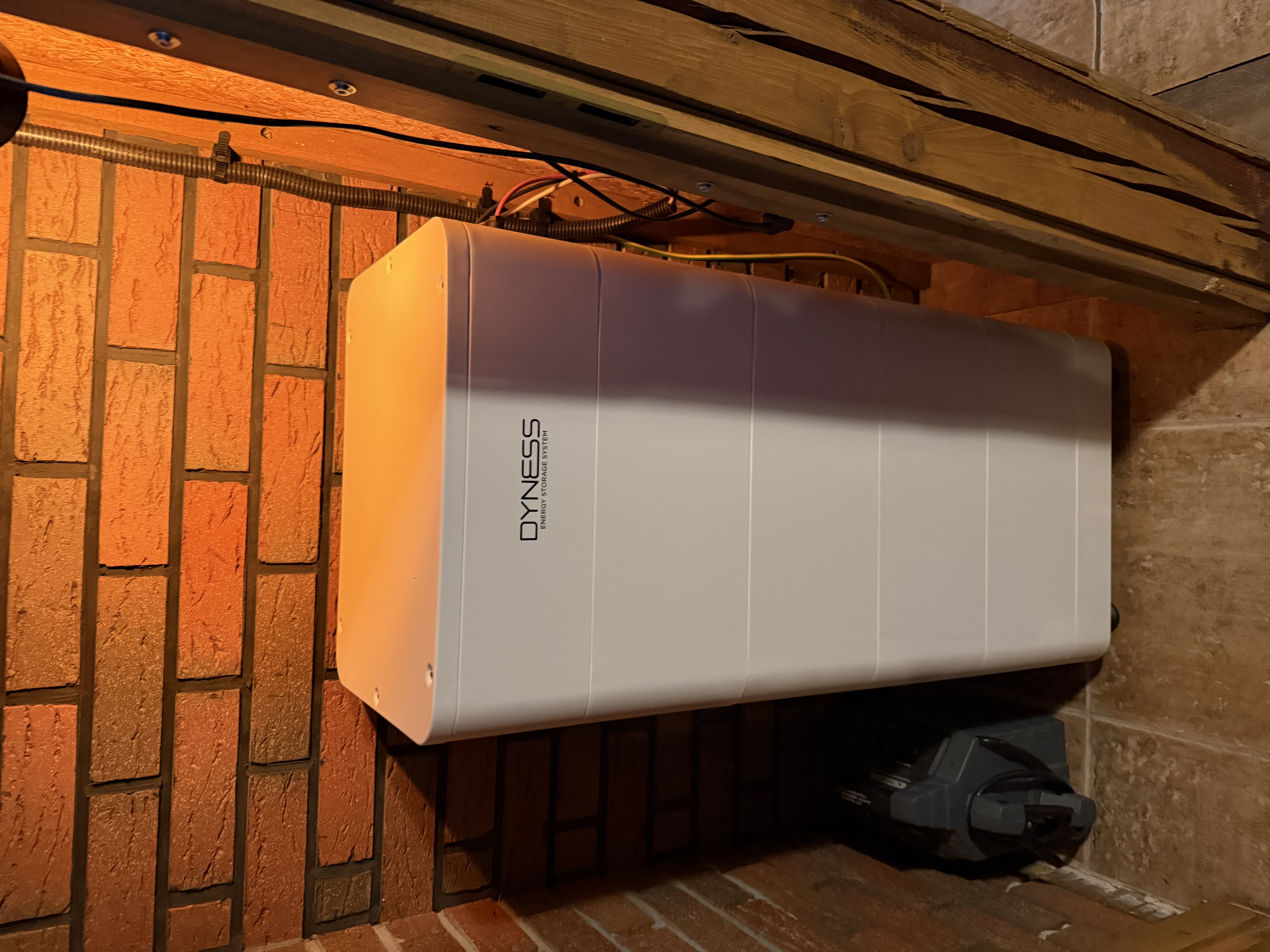 Instalacja fotowoltaiczna na gruncie w ogrodzie